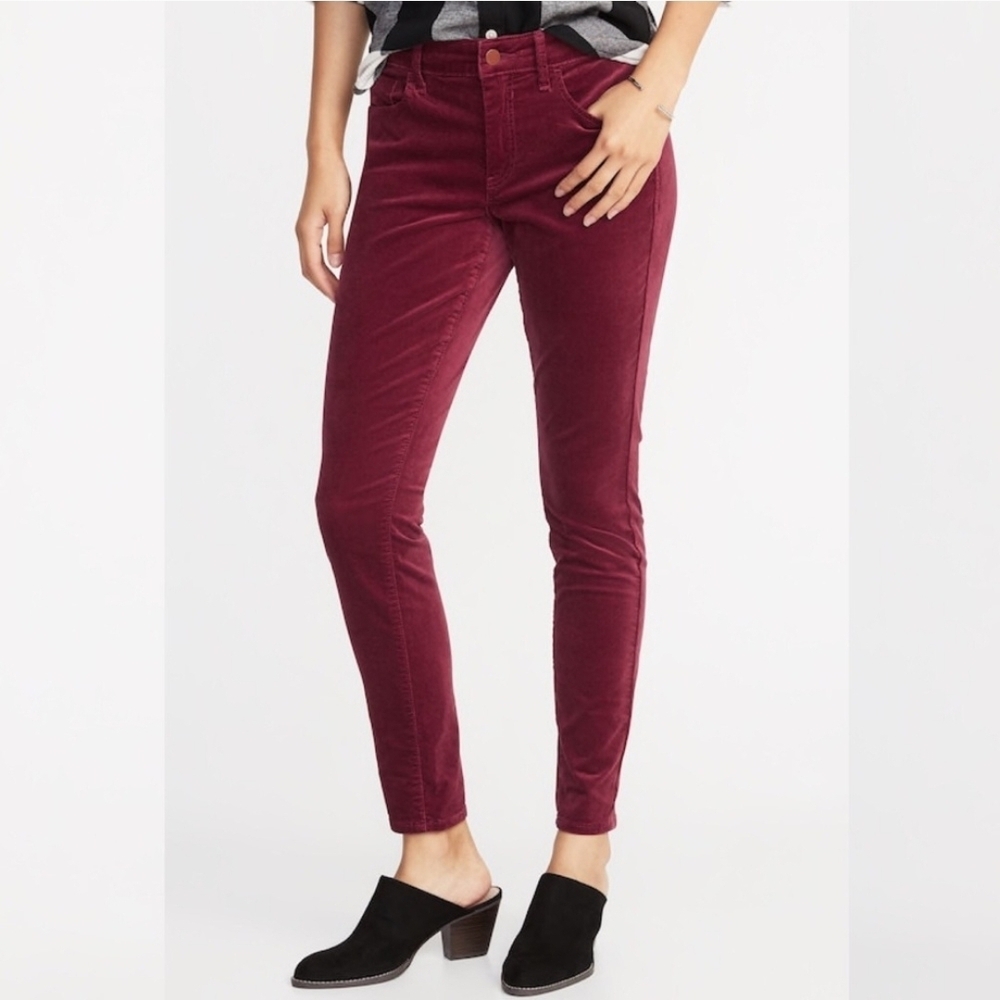Old Navy Rockstar Mid Rise Velvet Pants Size 4 Garnet Red Stretch Skinny
